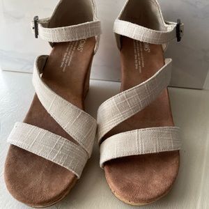 Like New! TOMS Wedge Sandals